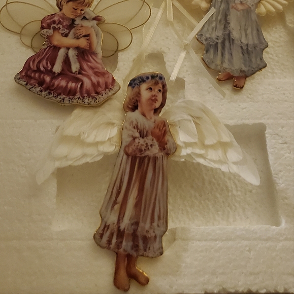 Heaven's Little Angels Ornament Collection - Picture 3 of 16